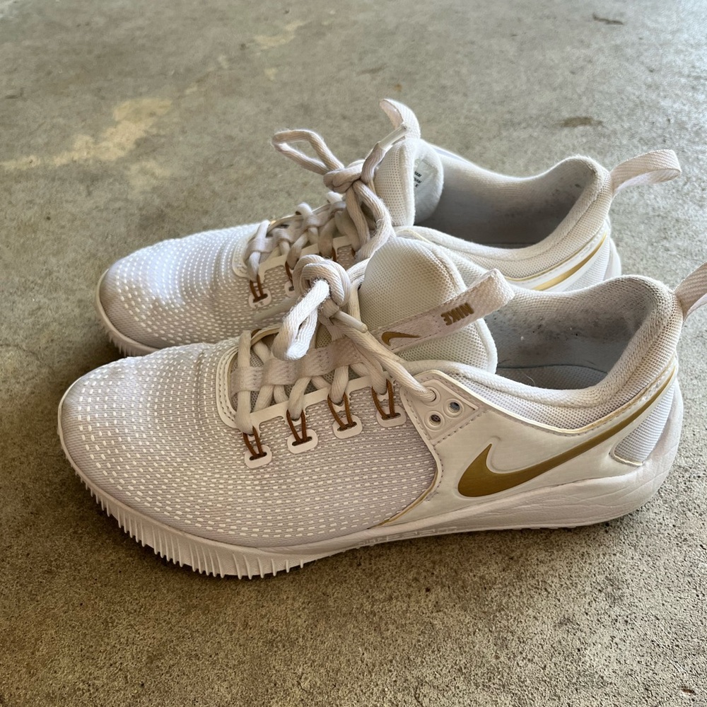 Nike Women's White and Gold Training Sneakers